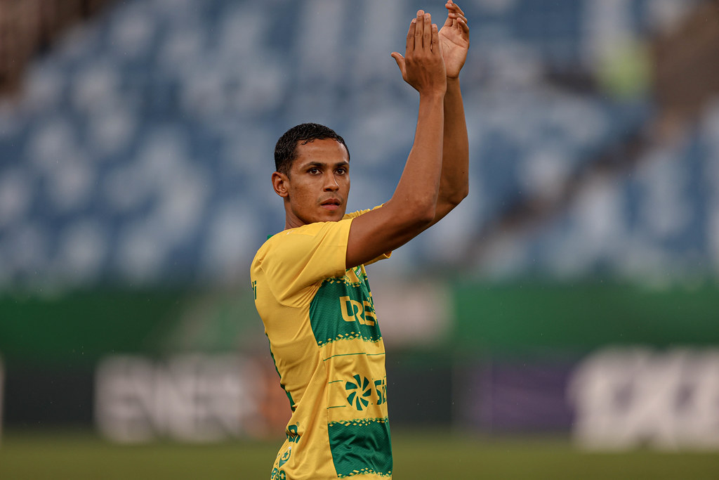 Com gols, Bruno Alves vive protagonismo no Cuiabá e sonha com títulos