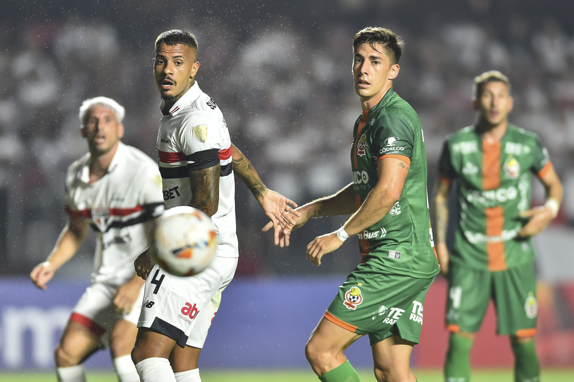 Pressionado, São Paulo sofre para vencer o Cobresal na Libertadores