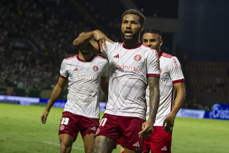 Inter surpreende Palmeiras em Barueri e confirma reação no Brasileirão