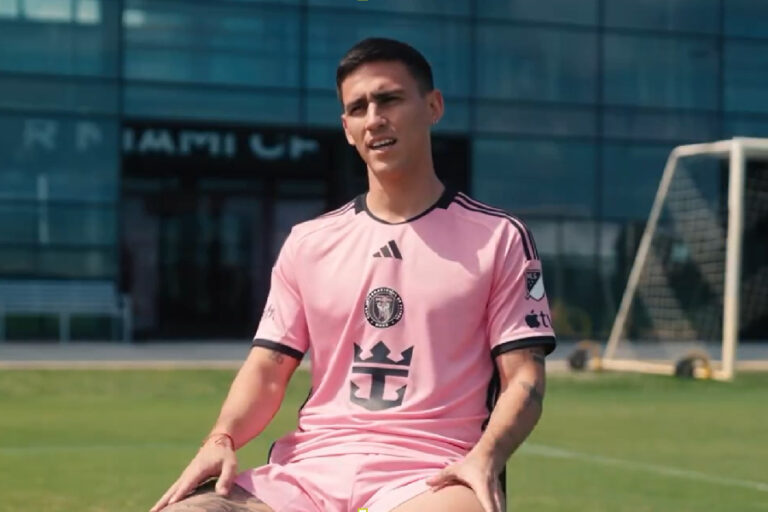 Como Rojas no time de Messi influencia no Corinthians