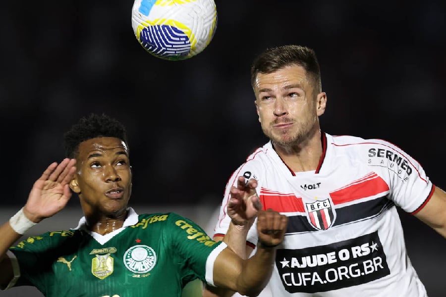 Palmeiras segura empate sem gols com Botafogo-SP e avança na Copa do Brasil