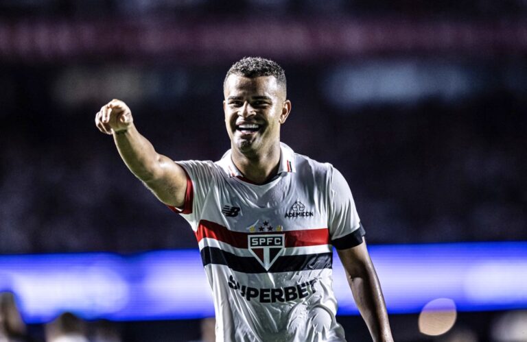 ‘Novo volante’, Alisson celebra redenção e quer mais títulos no São Paulo