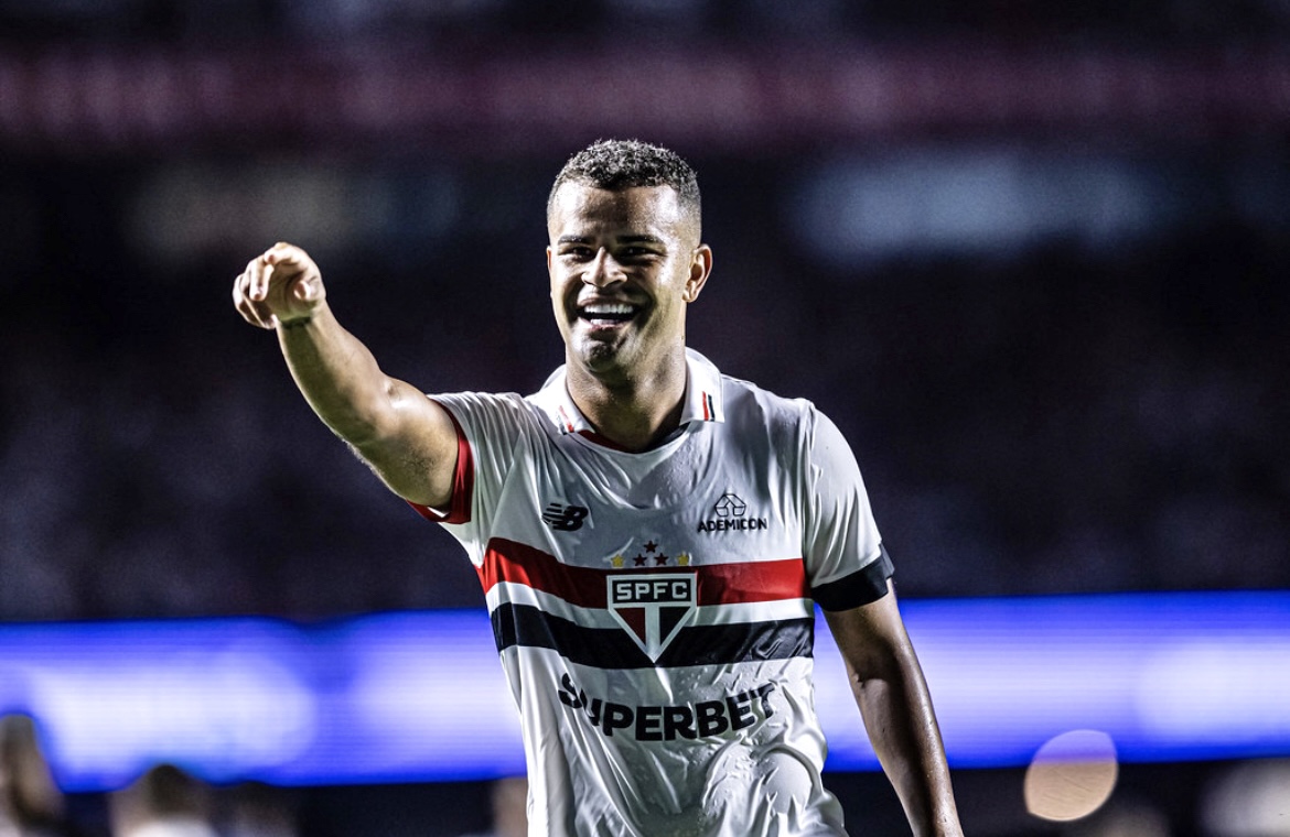 'Novo volante', Alisson celebra redenção e quer mais títulos no São Paulo