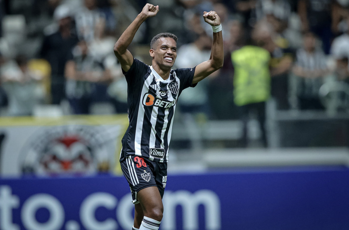 Atlético sobra, vence Caracas e sonha com liderança geral na Libertadores
