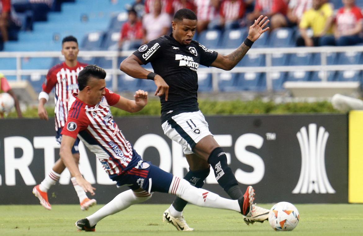 Botafogo empata com Junior Barranquilla e passa em segundo na Libertadores