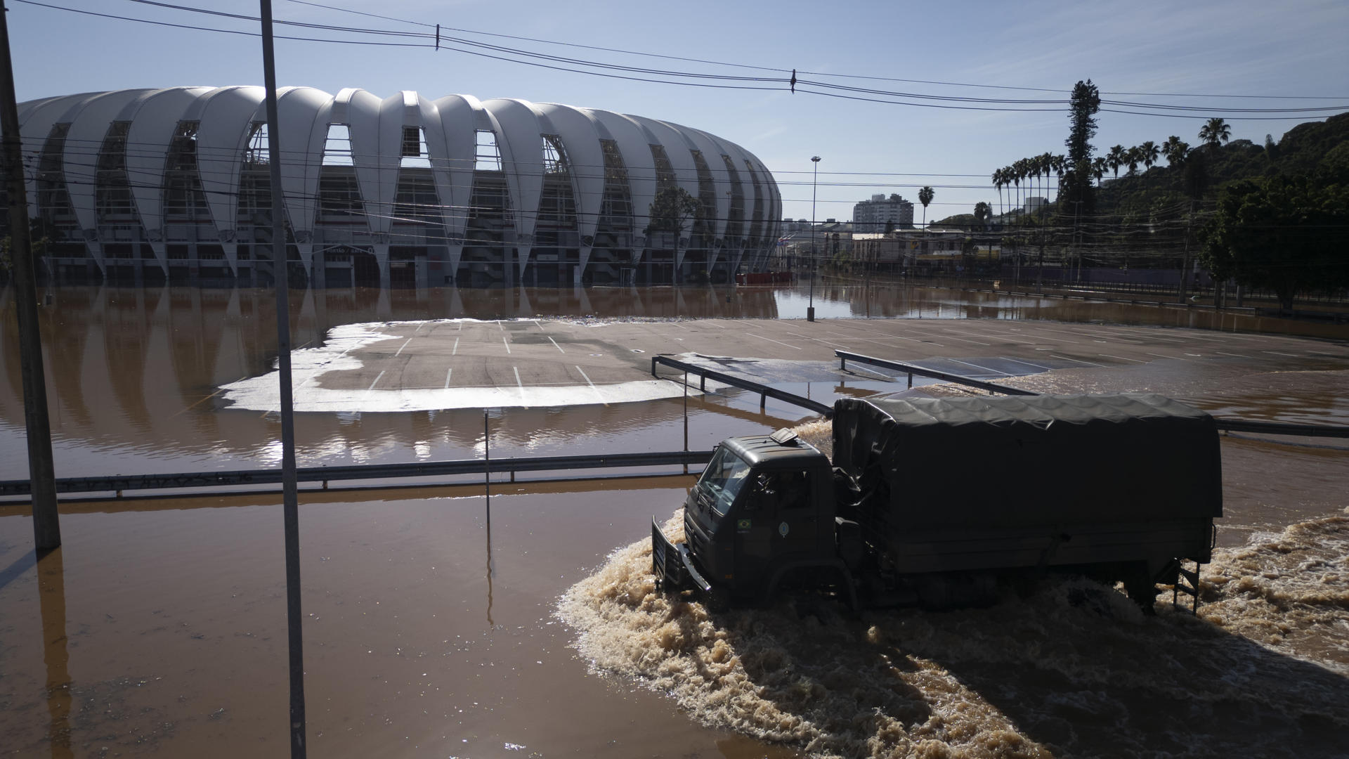 Beira-Rio foi inundado pela água das chuvas do Rio Grande do Sul - EFE/ Isaac Fontana