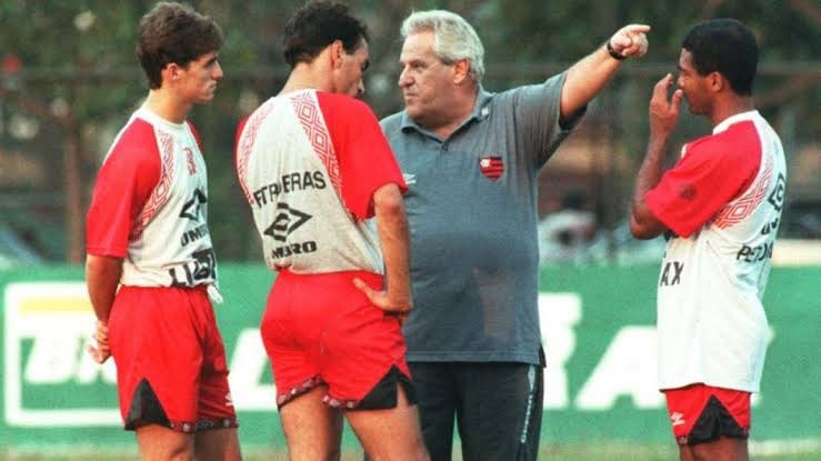 Apolinho com Sávio, Edmundo e Romário, no Flamengo de 1995 - Reprodução