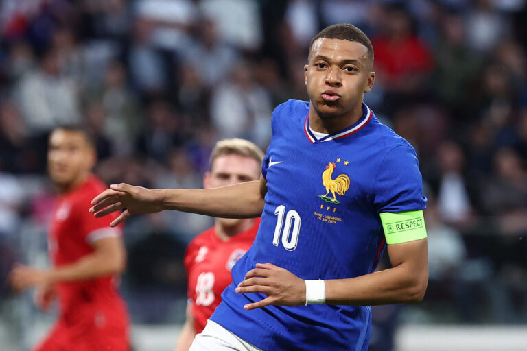 Nike e Adidas dominam uniformes da Euro 2024