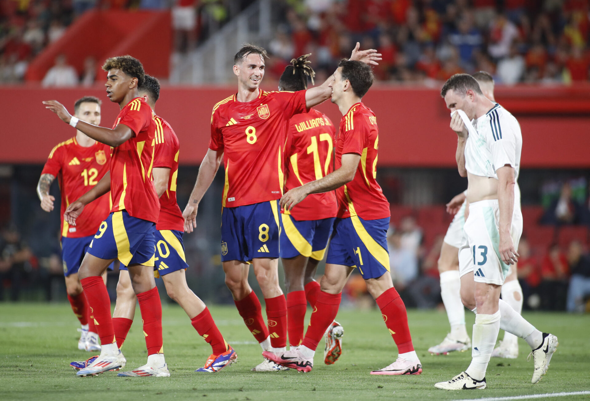 Espanha goleia e Portugal perde em casa; os resultados dos amistosos pré-Euro