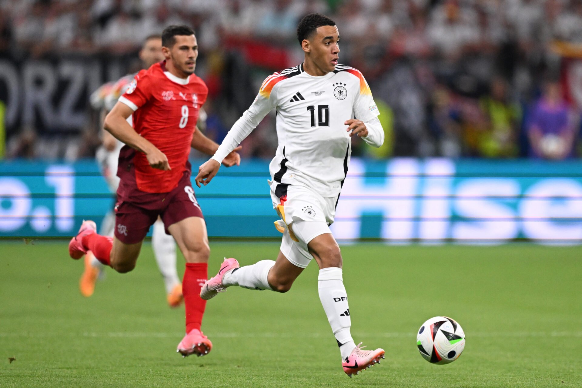 Alemanha busca empate contra Suíça e garante liderança do grupo