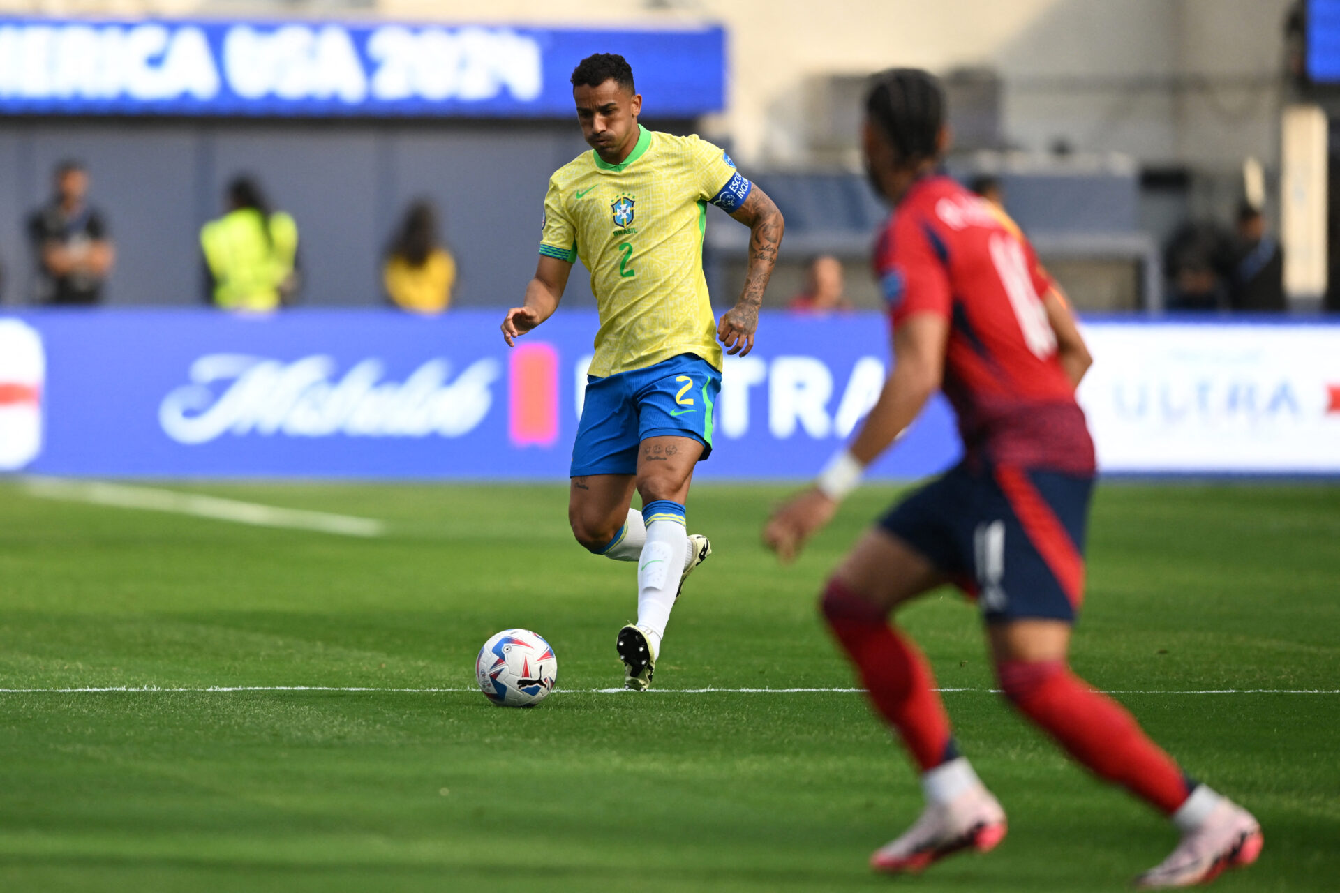 Danilo foi titular e atuou os 90 minutos diante dos costarriquenhos - Patrick T. Fallon/AFP