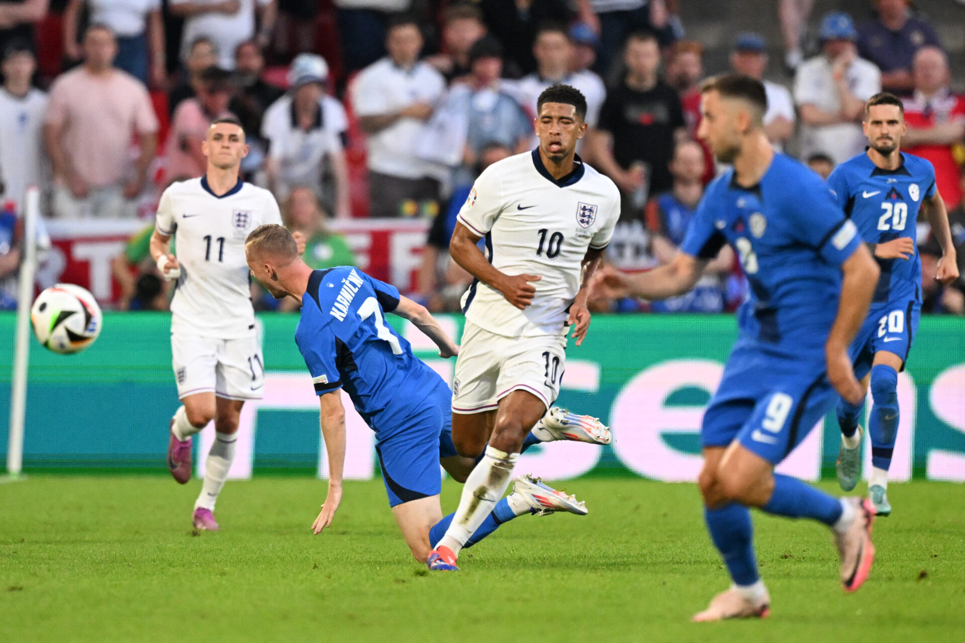 Euro: Inglaterra empata com Eslovênia e confirma primeiro lugar do grupo