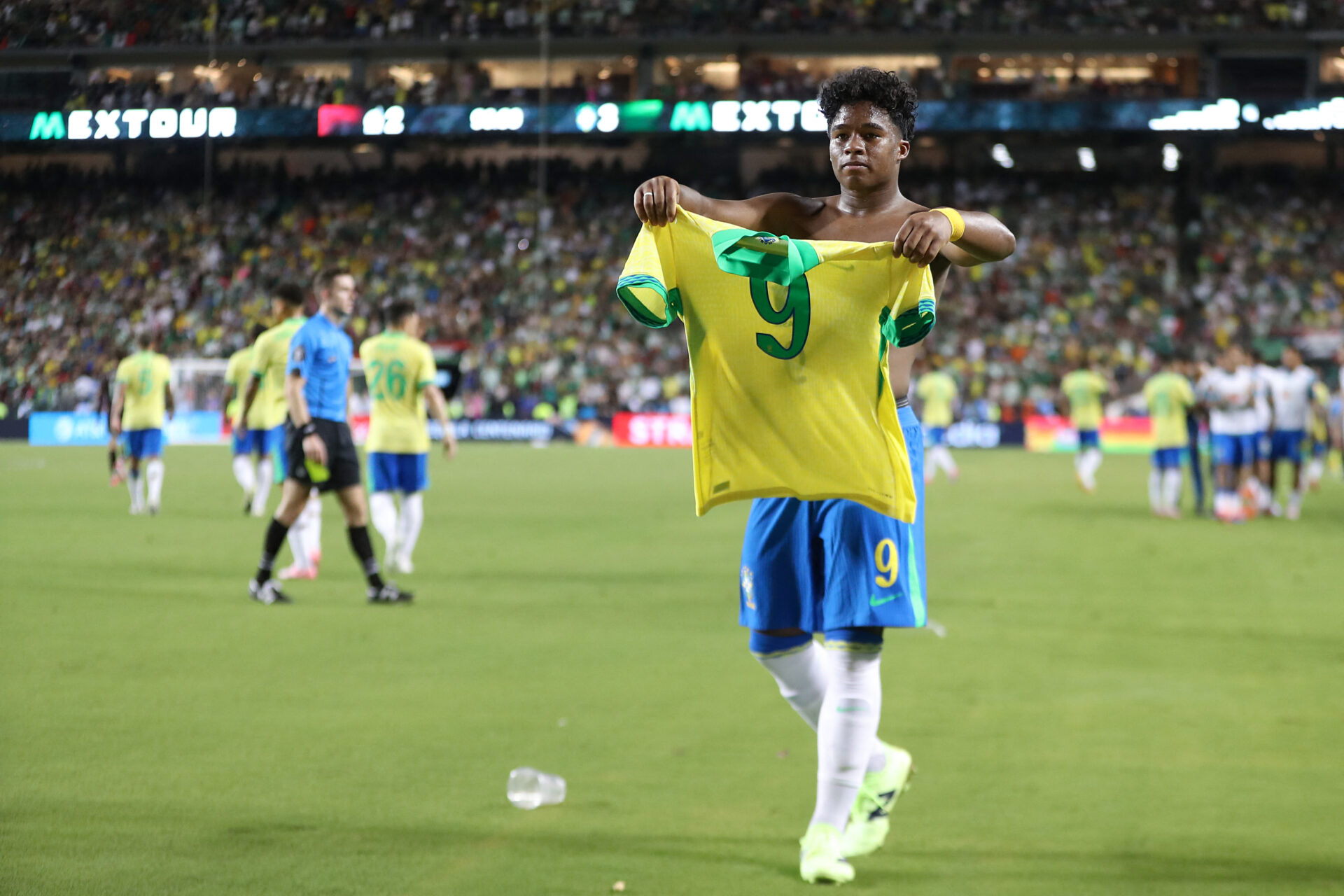 Endrick decide e Brasil vence México em amistoso com atuação morna