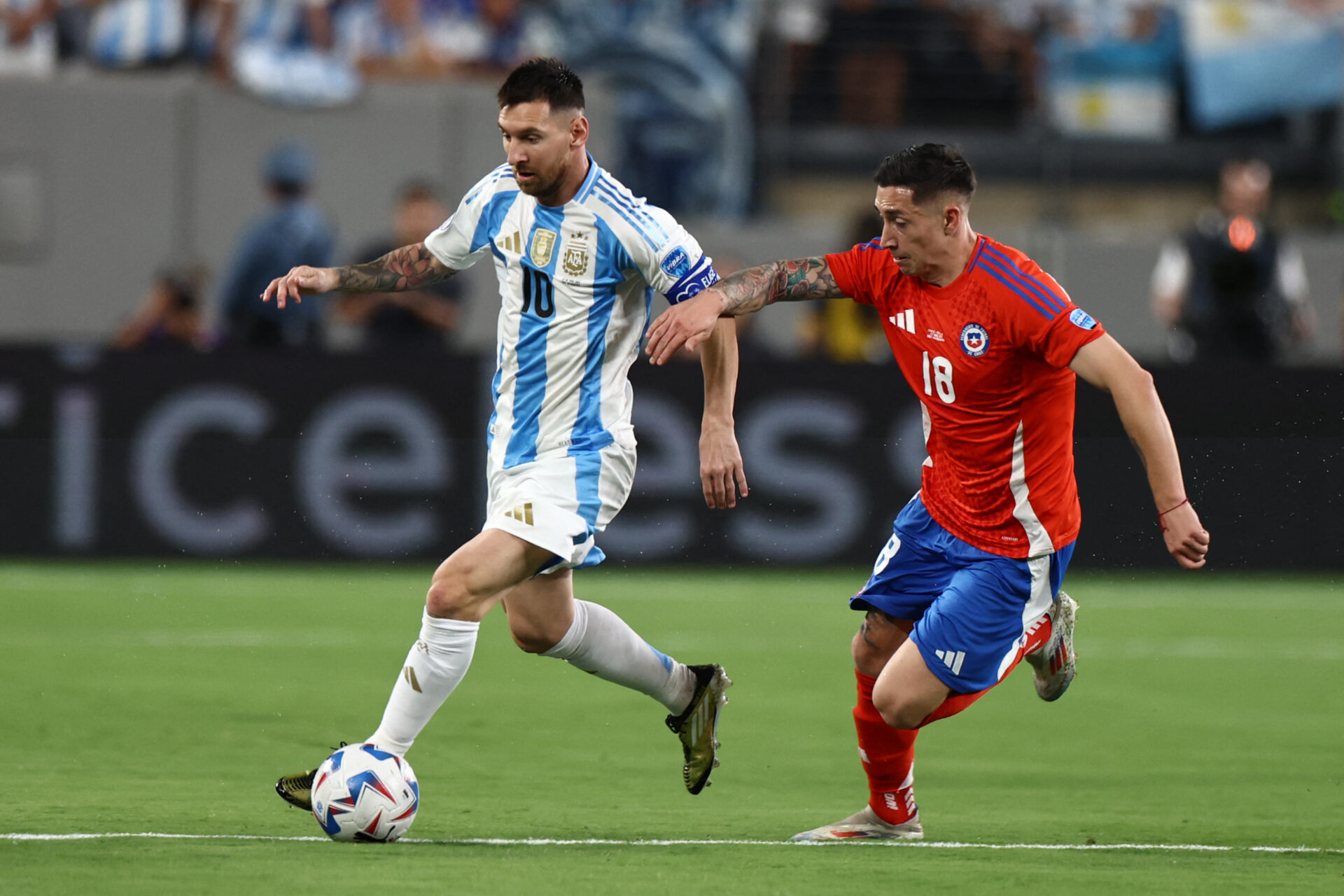 Argentina sobra contra Chile e garante vaga antecipada às quartas da Copa América