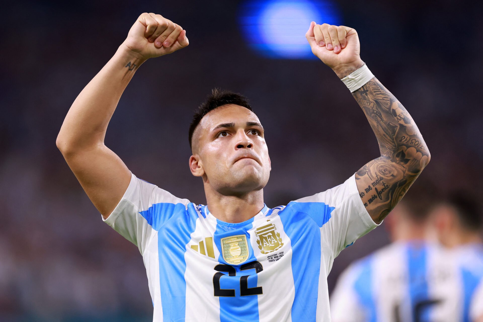 Argentina vence o Peru com time reserva e segue 100% na Copa América