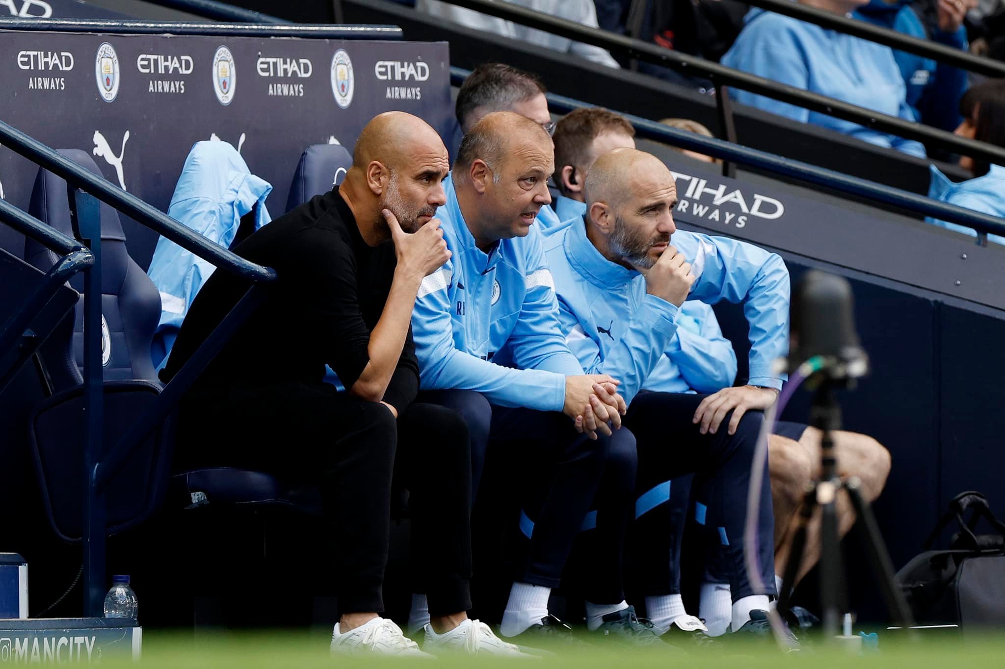 Maresca (à dir.) ao lado de Guardiola durante a passagem pelo City - Divulgação/Manchester City