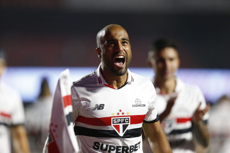 Lucas é convocado por Dorival e retorna à seleção brasileira