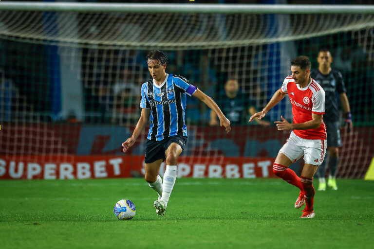 Geromel se aposenta após 11 anos no Grêmio