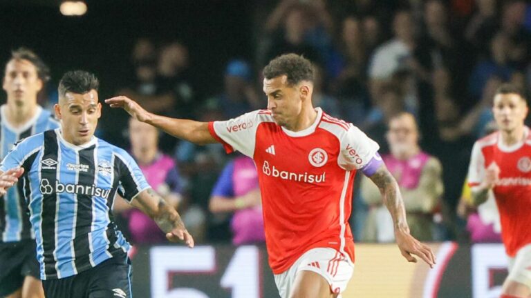 Inter vence GreNal 442 e mantém Grêmio na zona de rebaixamento