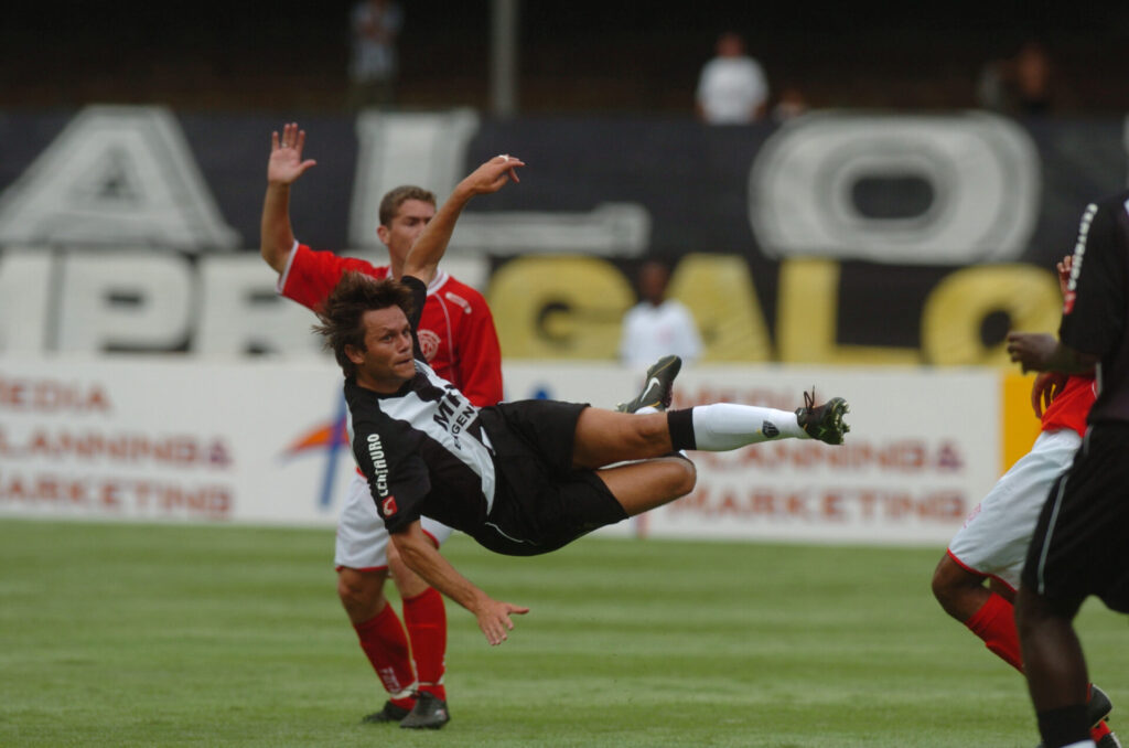 Rodrigo, do Atlético Mineiro durante jogo contra o Valeriodoce, partida válida pelo Campeonato Mineiro de Futebol, no Estádio do Mineirão.