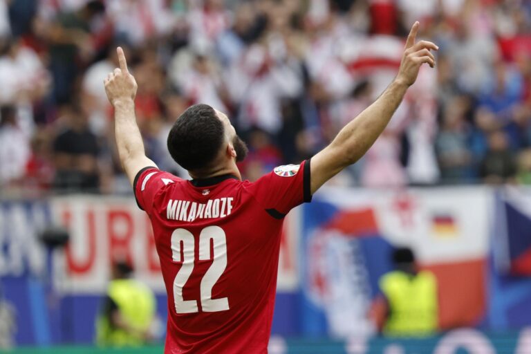 Quem é Mikautadze, herói da Geórgia e artilheiro da Eurocopa