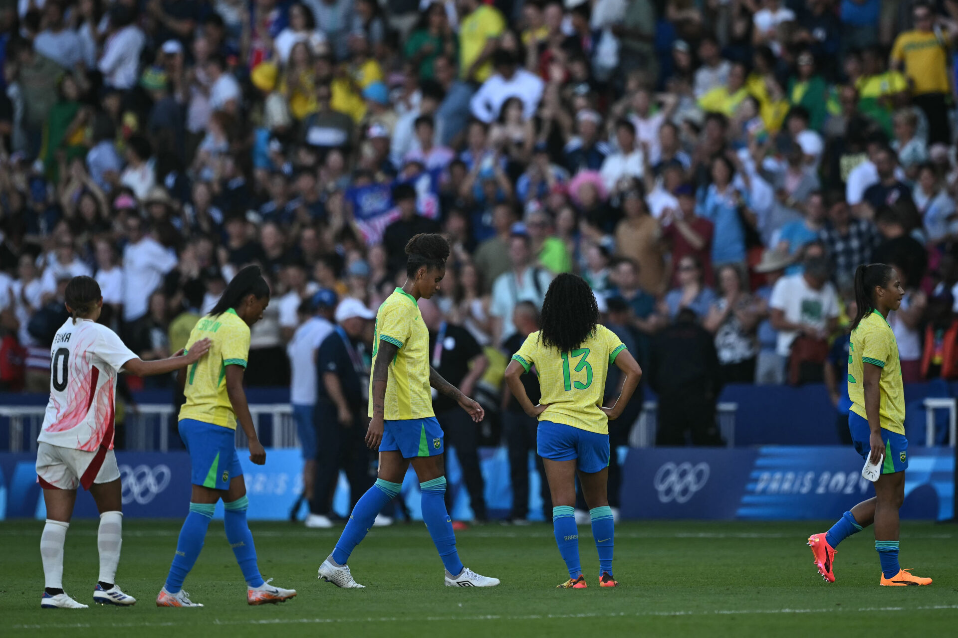 Brasil sofre virada para o Japão e se complica na Olimpíada de Paris