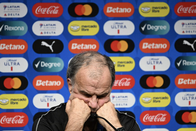 Quem é a brasileira da Conmebol alvo de críticas de Bielsa