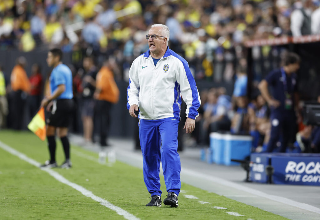 Dorival Júnior comandando a equipe do Brasil - Rafael Ribeiro/CBF