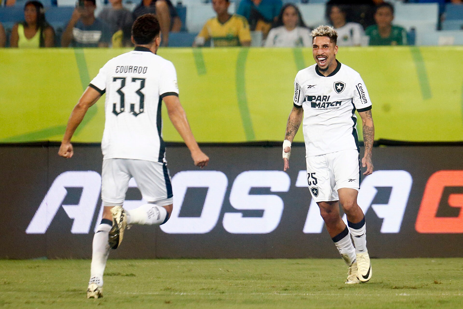 Botafogo leva a melhor contra o Cuiabá e mantém perseguição ao líder