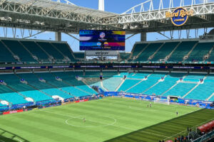 Fifa reembolsa torcedores e faz promoção para ver Messi no Supermundial