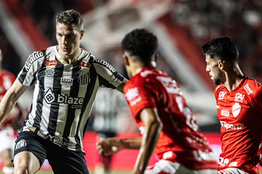 Santos mantém liderança da Série B com empate contra Vila Nova