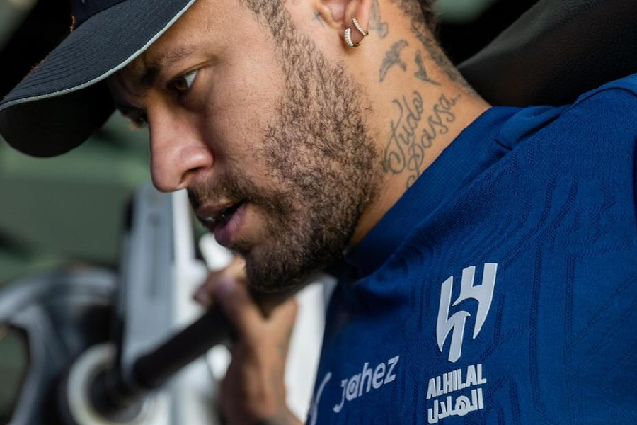 ‘Tem dias que quero desistir’, desabafa Neymar sobre lesão