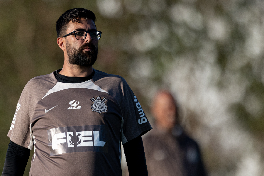 Raphael Laruccia: quem é o técnico interino do Corinthians