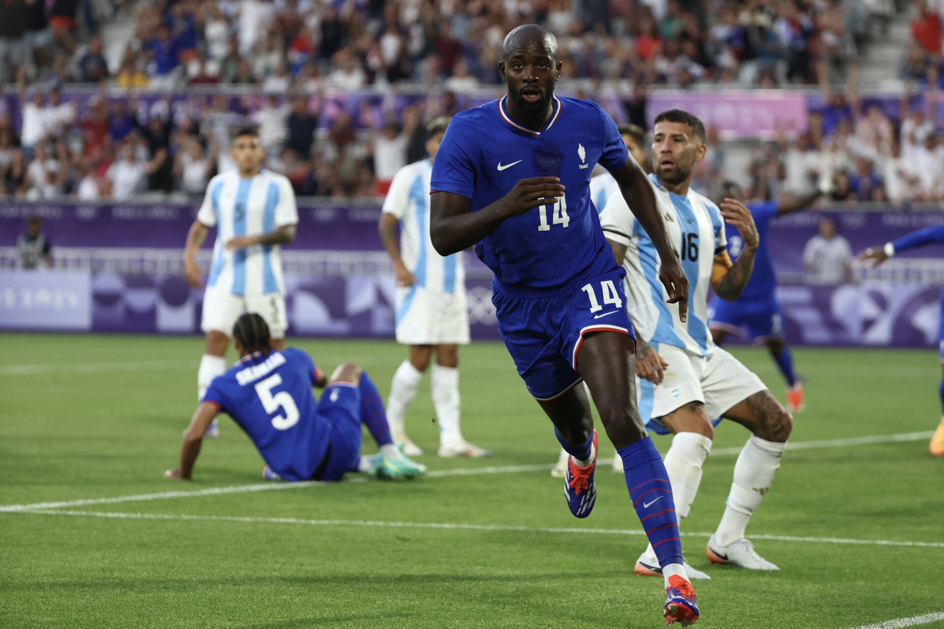 Jean-Philippe Mateta comemora gol da França contra a Argentina na Olimpíada de Paris - Jean-Philippe Mateta/AFP