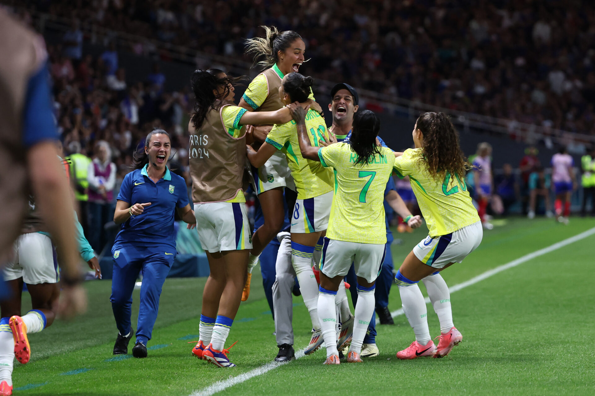 Brasil elimina a anfitriã França e vai à semifinal; veja os confrontos