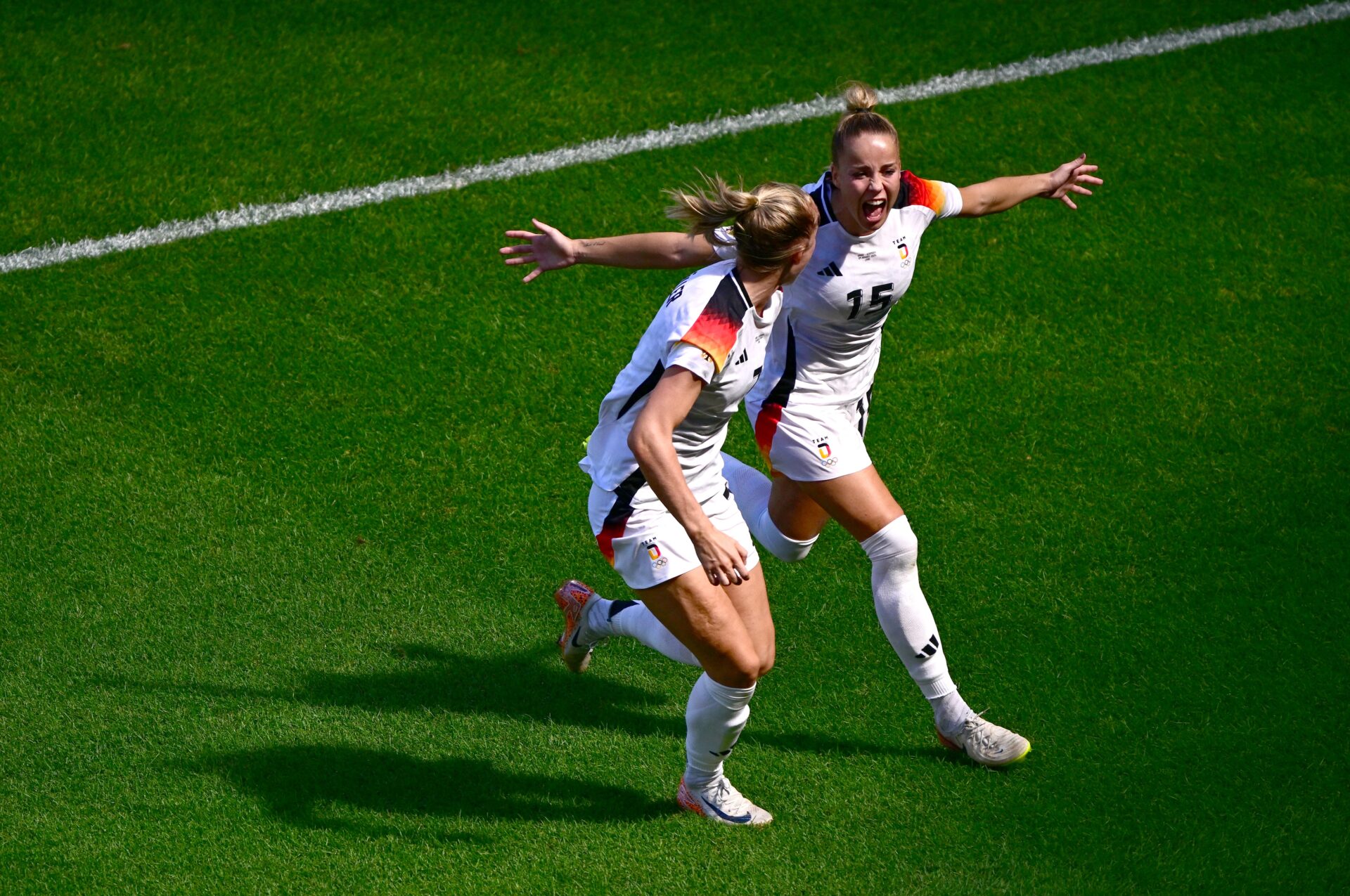 Alemanha bate a Espanha e fica com o bronze no futebol feminino