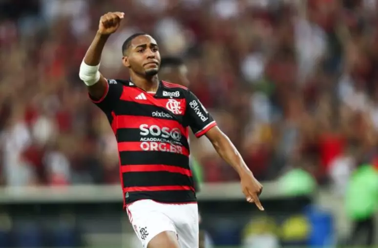 Flamengo renova com o garoto Lorran até 2029