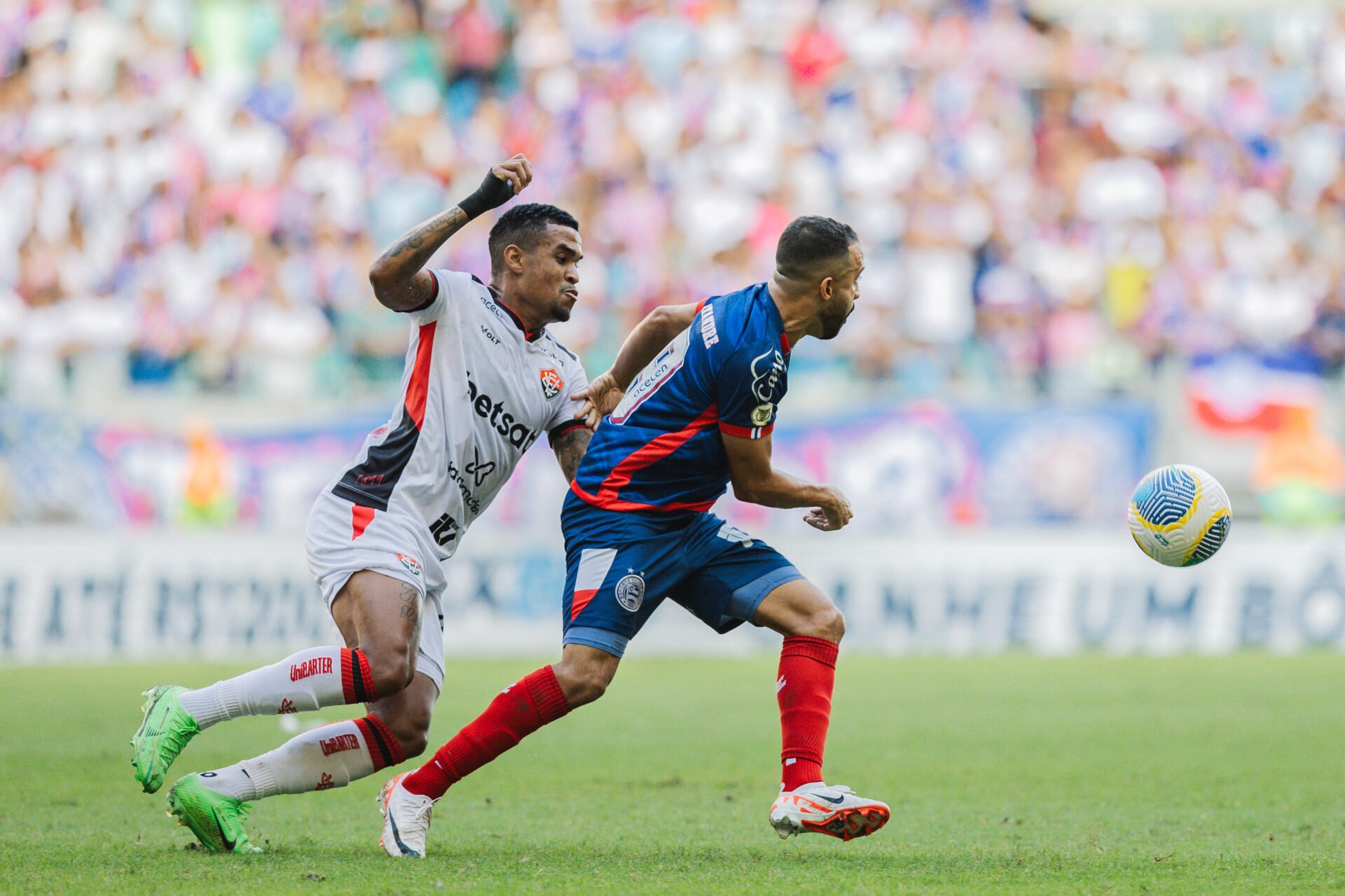 Bahia triunfa em cima do Vitória e volta a vencer no Brasileirão