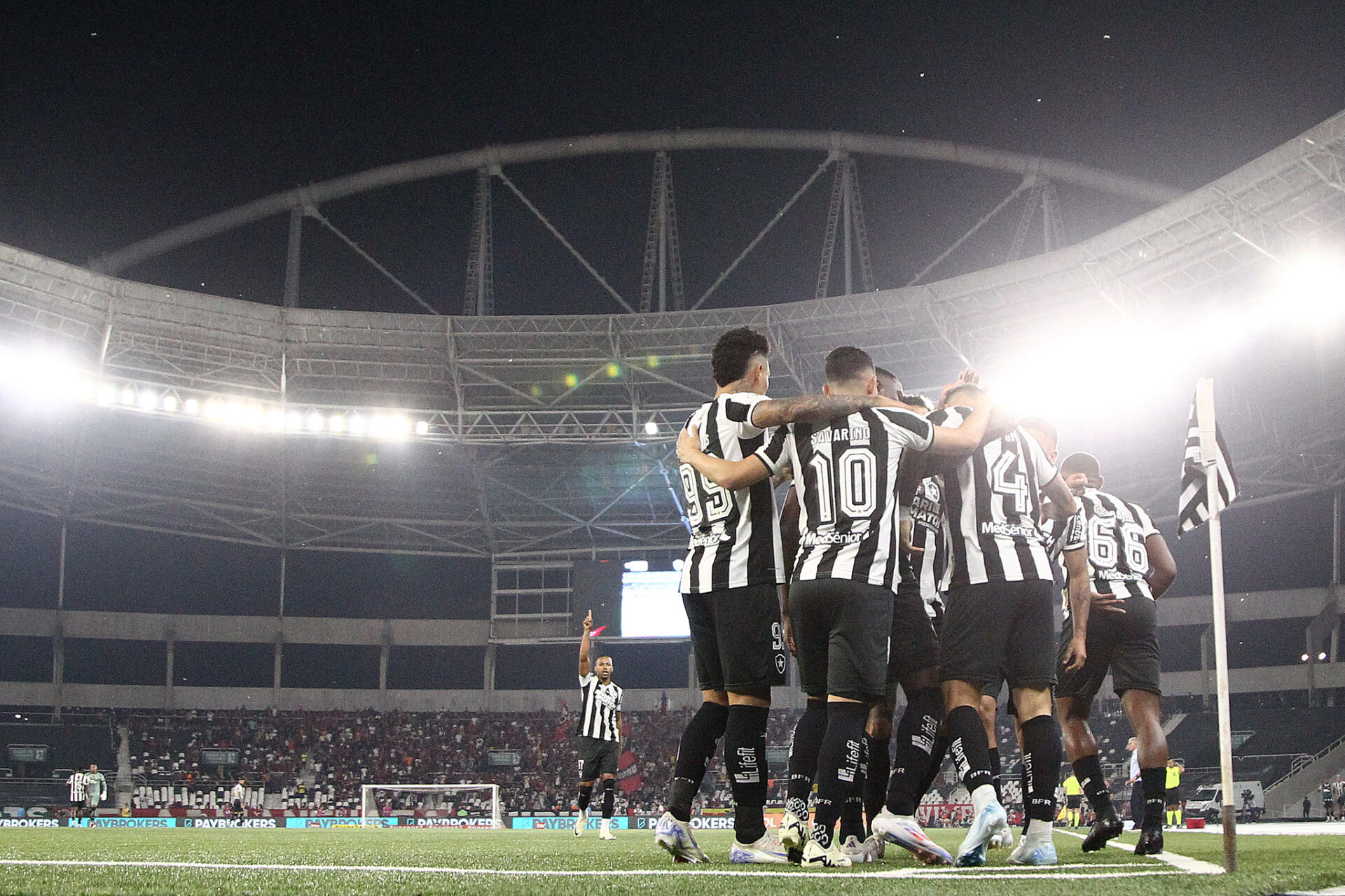 Botafogo comemora gol contra o Flamengo - Vítor Silva/Botafogo