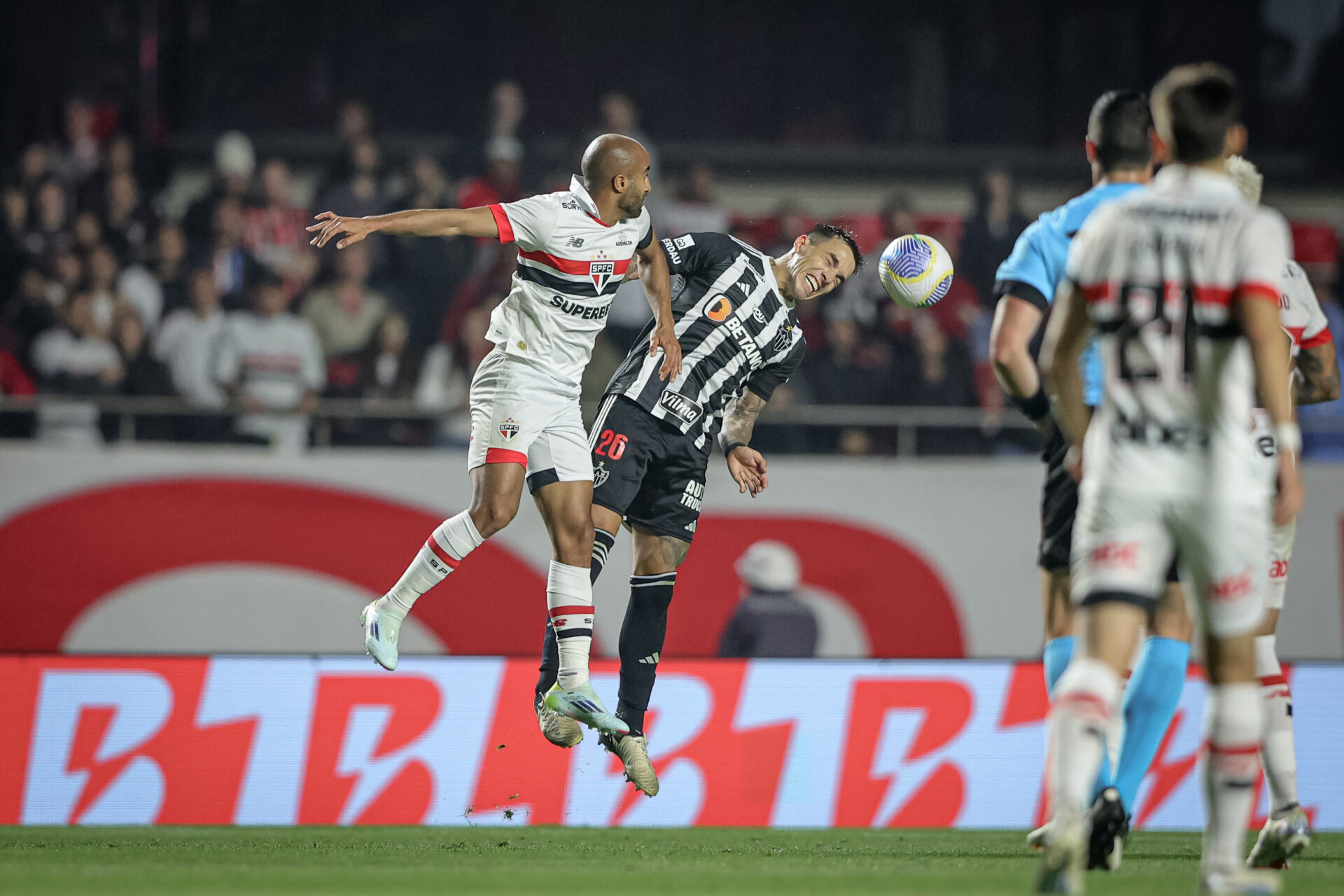 Atlético vence São Paulo e sai na frente na Copa do Brasil