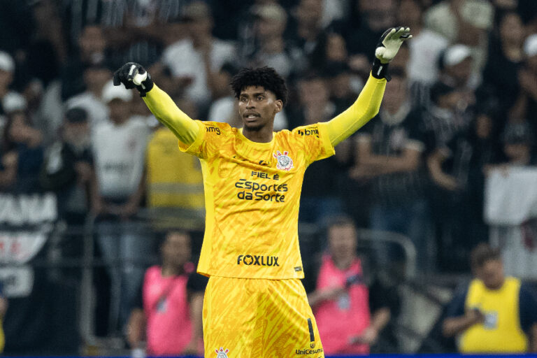 Hugo vira herói, e Corinthians elimina o Bragantino nos pênaltis