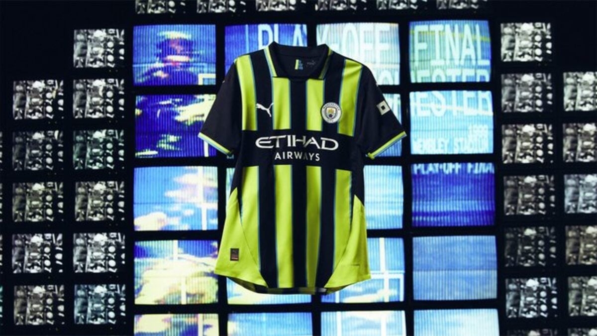 Manchester City lança camisa II em homenagem a 1999