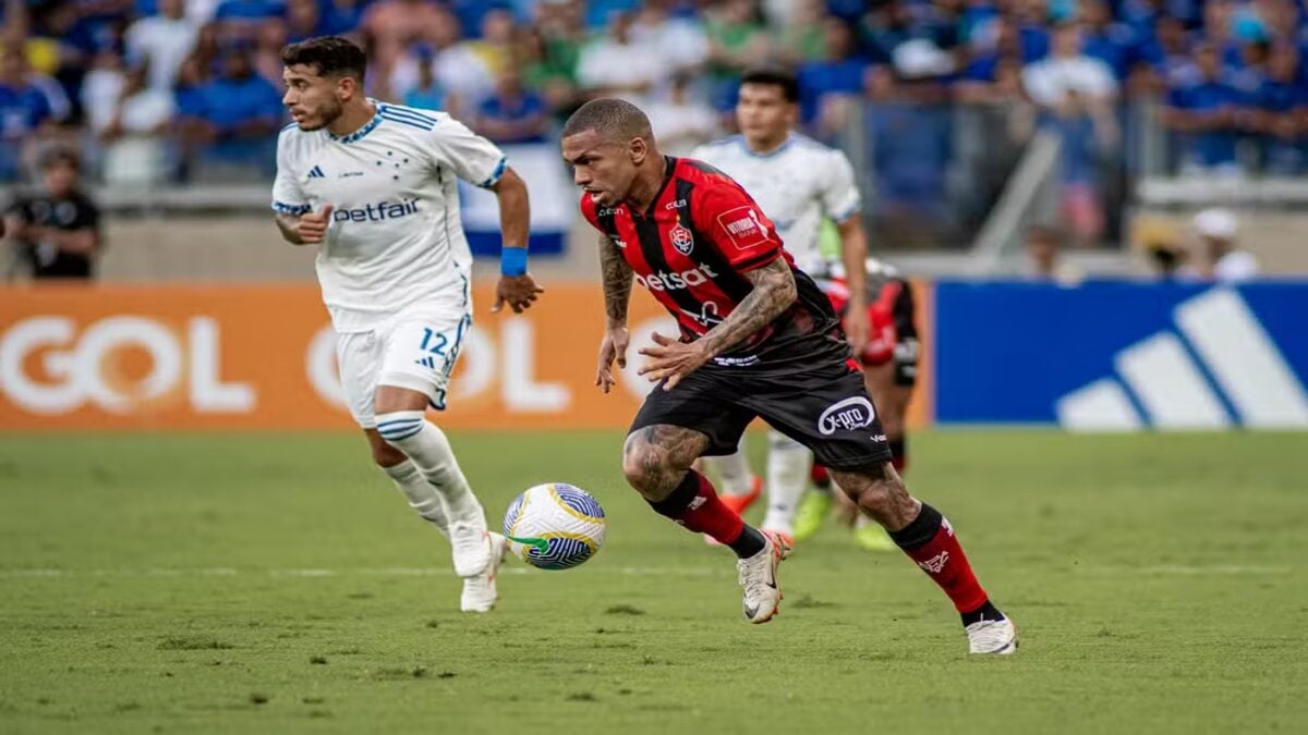 Vitória x Cruzeiro pela 23ª rodada do Brasileirão; Onde assistir e prováveis escalações