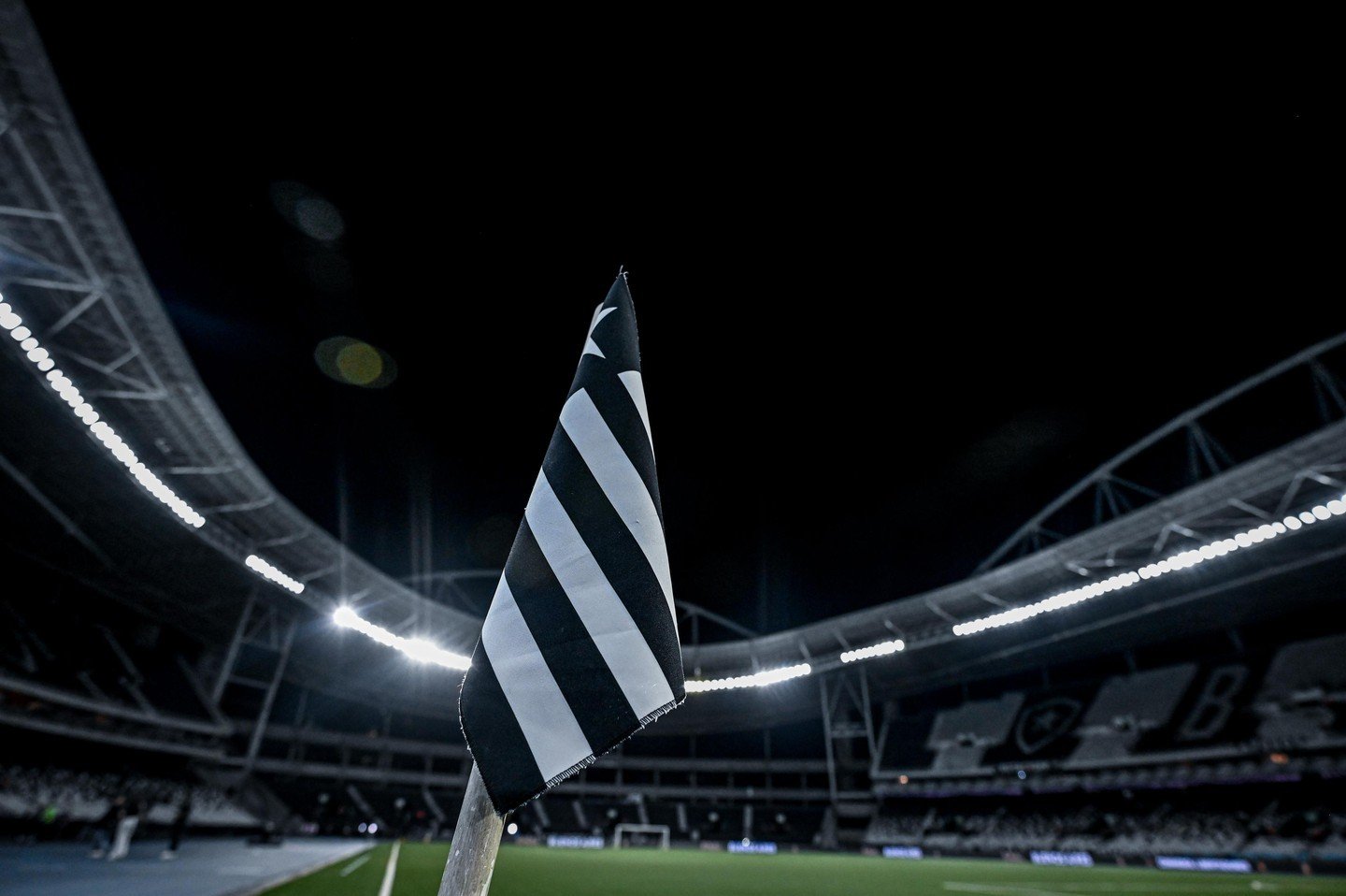 Botafogo é multado por ato racista na Libertadores