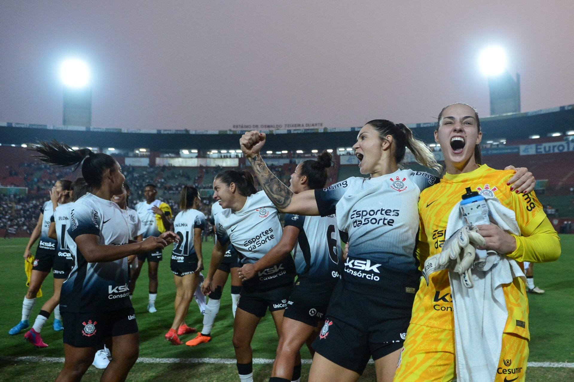 Corinthians e São Paulo confirmam vaga na final do Brasileirão feminino