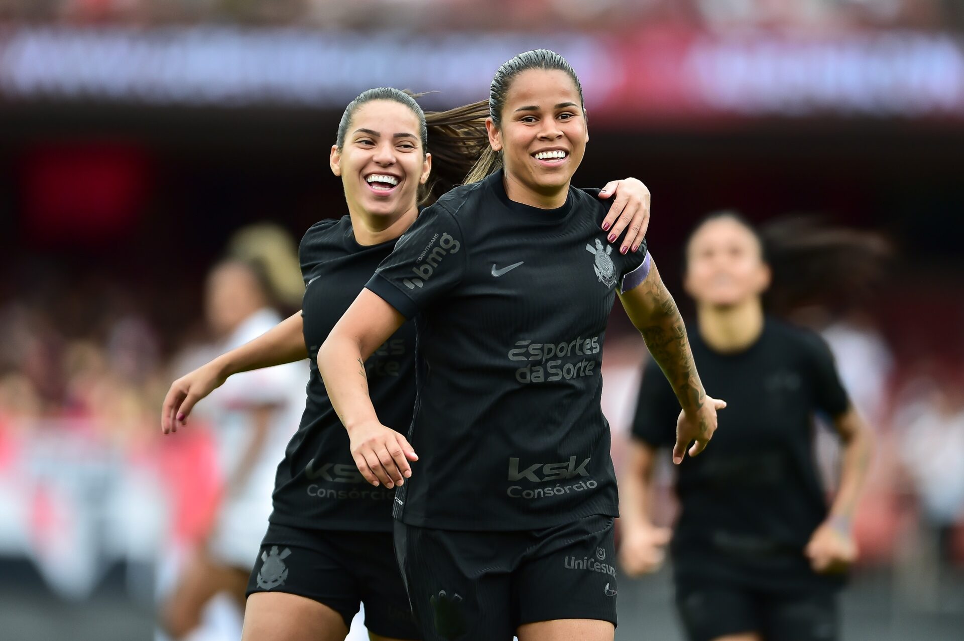 Corinthians vence o São Paulo e encaminha título do Brasileirão feminino