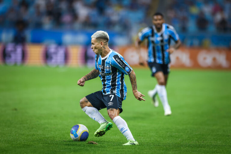 Grêmio monta barca e anuncia saídas do elenco; veja nomes