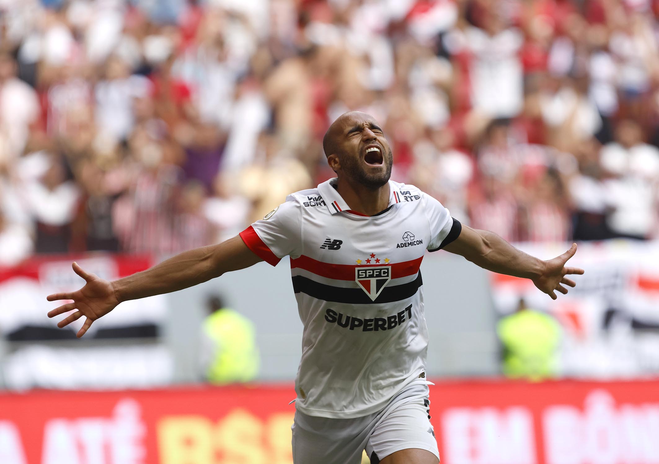 São Paulo se recupera e afunda o Corinthians no Z-4