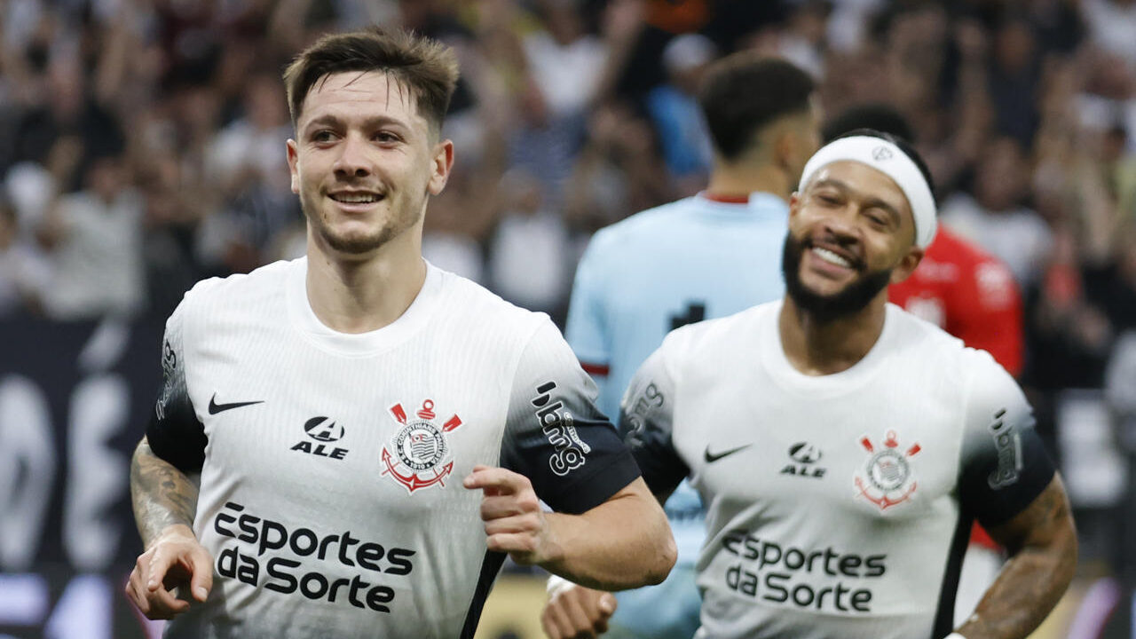 Corinthians dá show e vence o Atlético-GO em estreia de Memphis