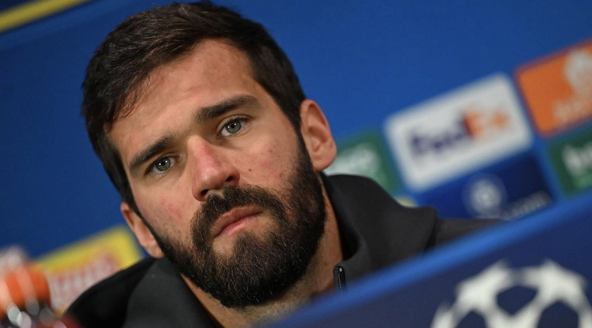 Alisson se une a Rodri e critica excesso de jogos: ‘Não somos ouvidos’